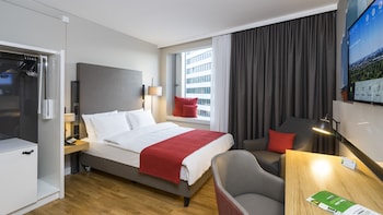 room-image