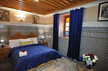 room-image