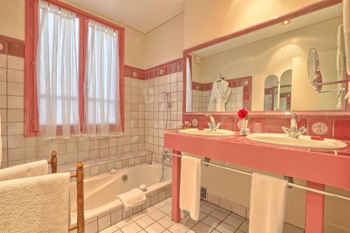 room-image