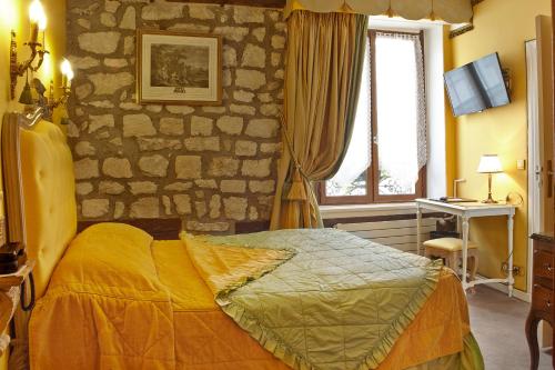 room-image