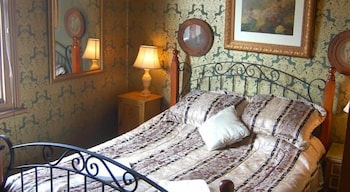 room-image