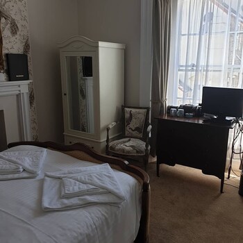 room-image