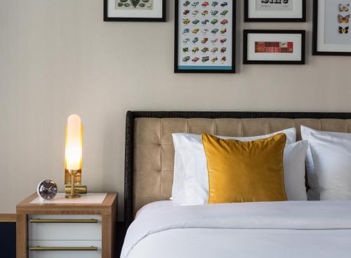 room-image