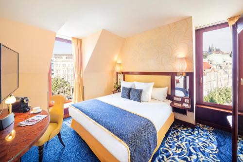 room-image