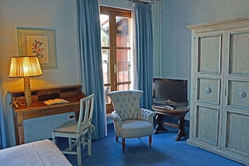 room-image