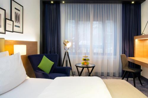 room-image