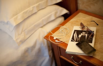 room-image