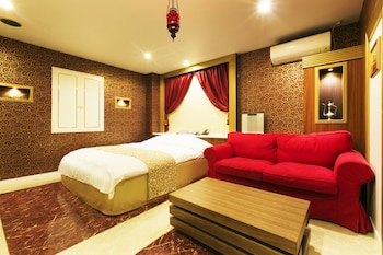 room-image