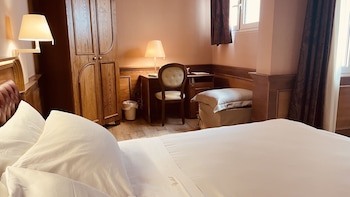 room-image