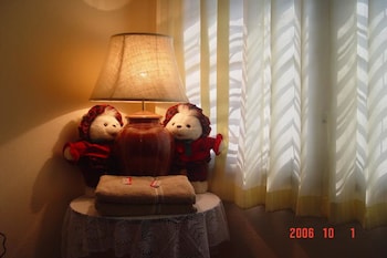 room-image