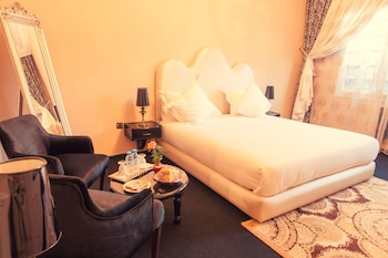 room-image