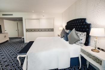 room-image