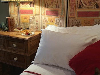 room-image