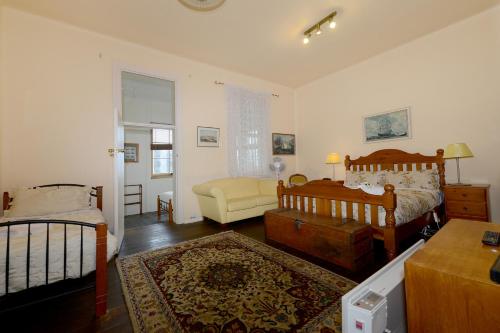 room-image