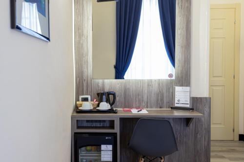 room-image