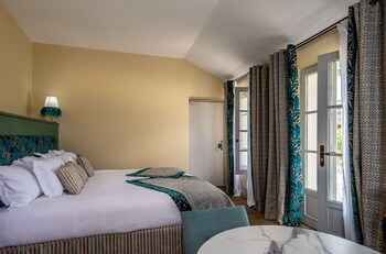 room-image