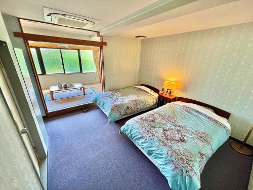 room-image