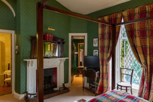 room-image