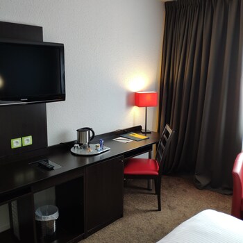 room-image