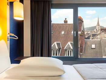 room-image