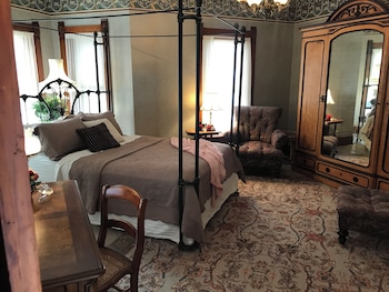 room-image