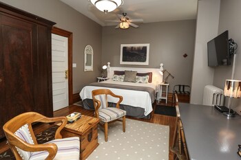 room-image
