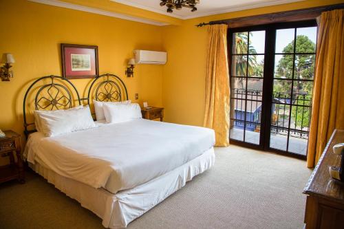 room-image
