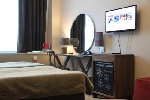 room-image