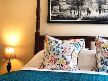room-image