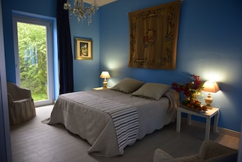 room-image