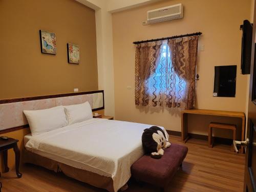 room-image