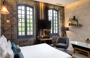 room-image