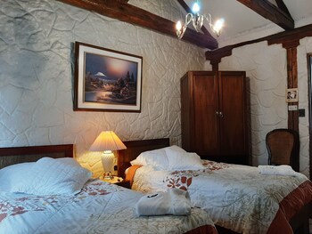 room-image
