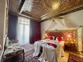 room-image