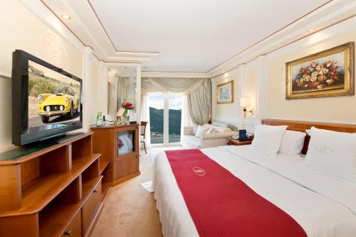room-image
