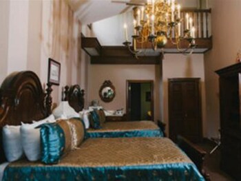 room-image