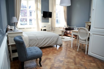 room-image