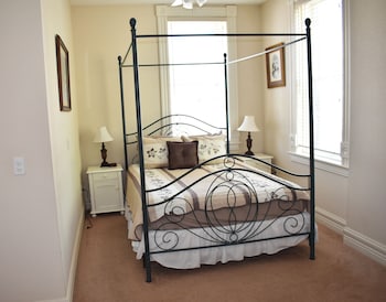 room-image