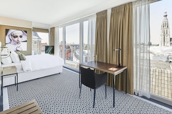 room-image