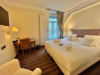 room-image