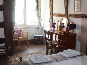 room-image