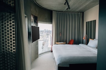 room-image