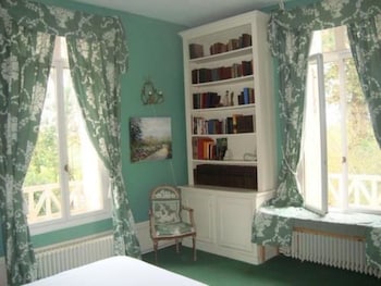 room-image