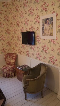 room-image