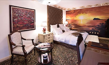 room-image