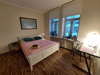 room-image