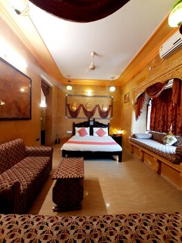 room-image