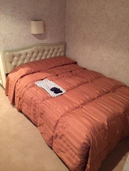 room-image