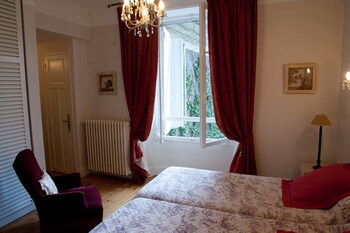 room-image
