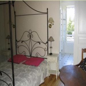 room-image